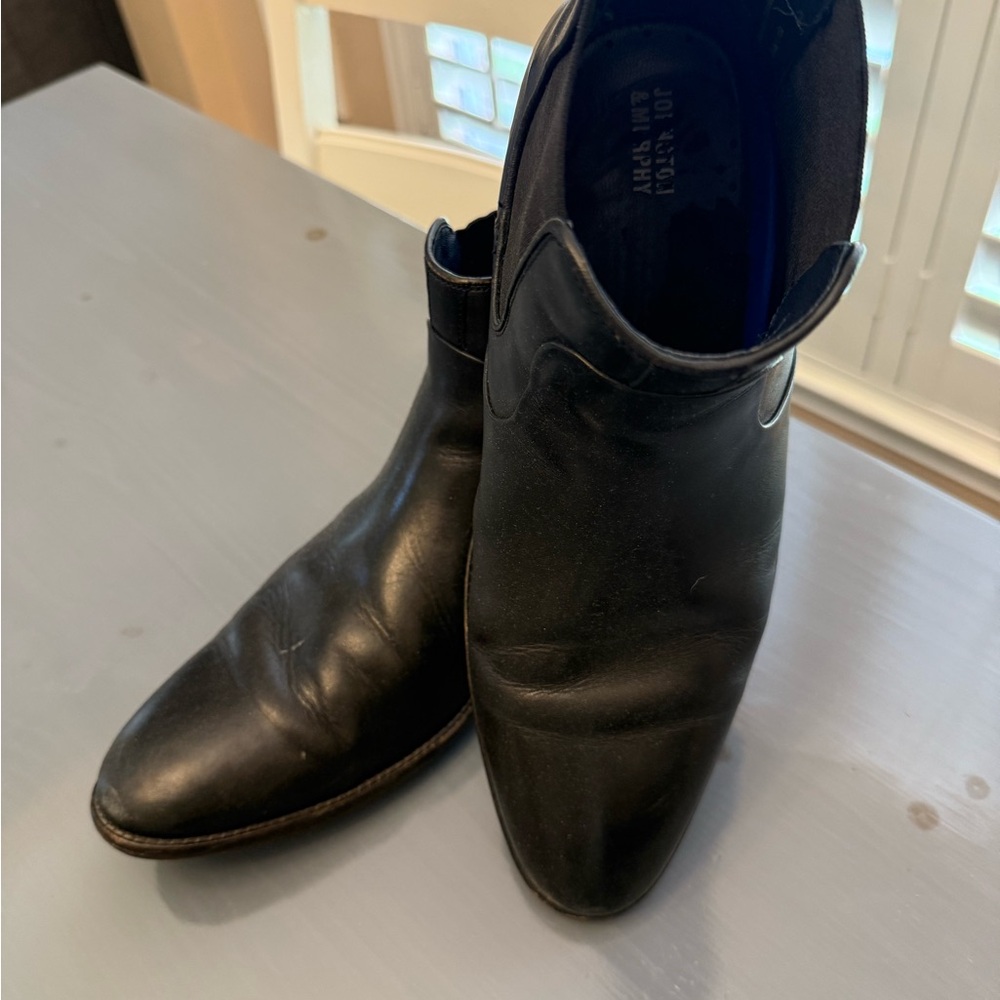 Men’s Johnston and Murphy Chelsea boots size 11.